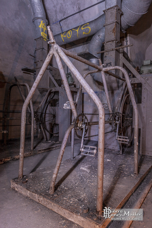 Vélo tandem pour la ventilation forcée de l'abri bunker Lefebvre