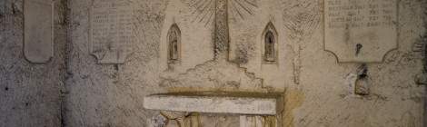 ...Autel de la chapelle souterraine de la carrière Chauffour....