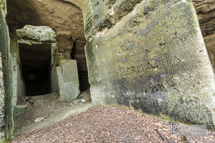 Inscription Germania sur un mur de la carrière du Chauffour