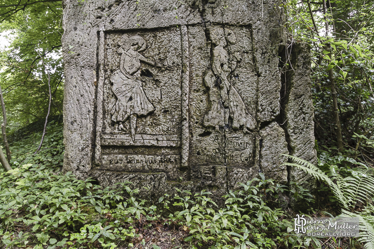 Sculpture les Parisiennes à la carrière du Chauffour