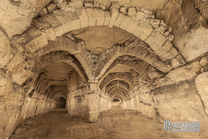 Doubles arches des carriers au cavage des anglais à Conflans