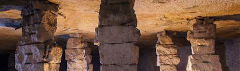 ...Piliers &agrave; bras et jeu d&rsquo;ombres et lumi&egrave;res en portrait...