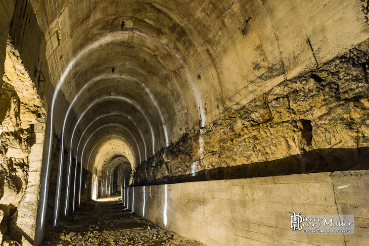 Galerie de train de la gare souterraine allemande à Hennocque