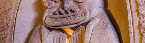 ...Monstre à deux corps et une tête en sculpture bas relief dans la salle Lepto de la carrière Hennocque à Méry-sur-Oise....