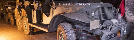 ...Command car WC63 XXL d’une longueur de 5,7m pour une largeur de 2m et d’un poids à vide de 3,890T et en charge de 4,685T. Propulsé par un 6 cylindes en ligne il consomme 29L/100 et possède un réservoir de 114L....