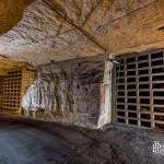Murs anti-souffle dans le bunker souterrain de l'Otan