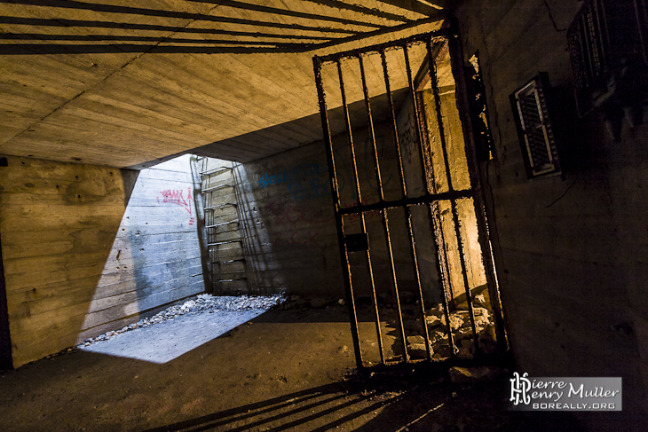 Puits de lumière dans le bunker de l'Otan