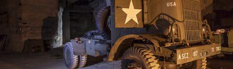 ...Tracteur International H542-11 « pont de la briche » est un tracteur de remorque porte char....