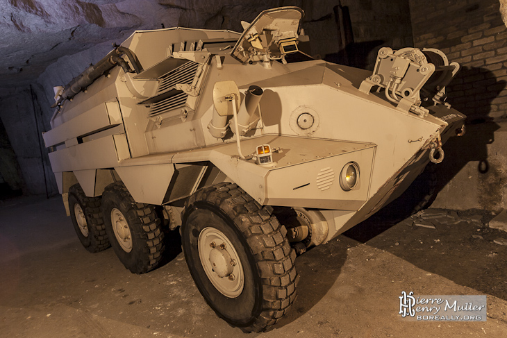 VCR/IS Panhard véhicule de combat à roue médicalisé au PC de l'Otan