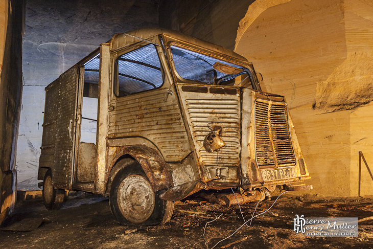 Citroen Tube abandonné dans la carrière de la patate