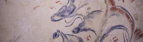 ...Dessin d’animaux préhistoriques sur les murs de la carrière souterraine de la patate....