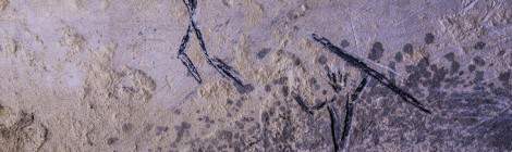 ...Des chasseurs préhistoriques dessinés par des ktaphiles sur les murs de la carrière souterraine....