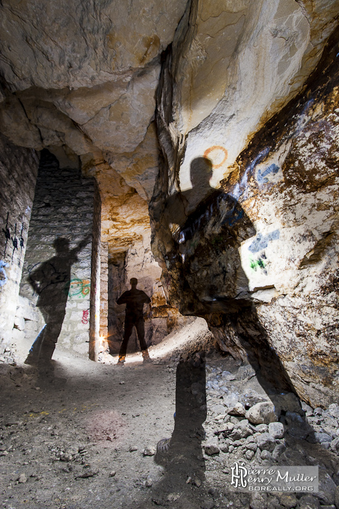 Open Flash dans une galerie de la carrière souterrain Pinton