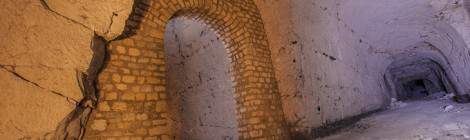 ...Axe principal de la carrière souterrain de Port Marly avec son arche en meulière...