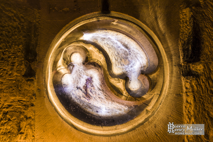 LightPainting d'un bas relief de la Crypte des catacombes de Paris