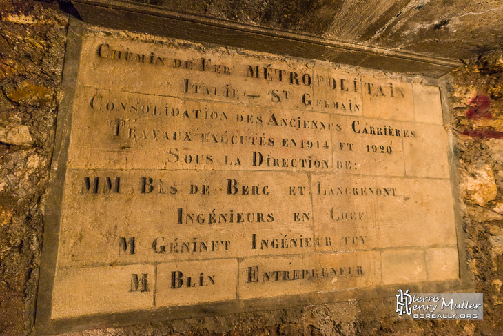 Plaque commémorative des travaux de consolidation des carrières à Paris