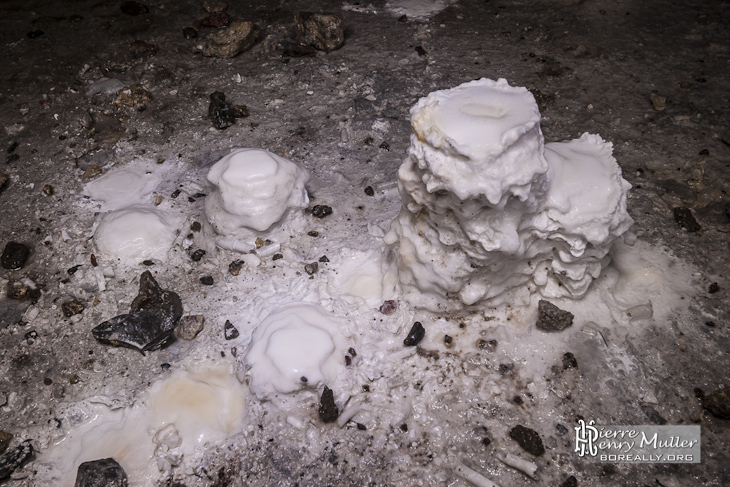 Stalagmite dans les souterrains de la citadelle de Namur