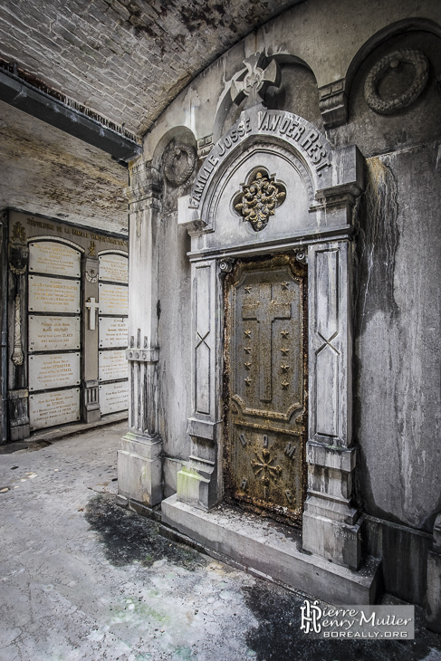 Caveau dans la crypte du cimetière de Laeken à Bruxelles