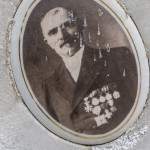 Portrait d'un militaire sur sa tombe