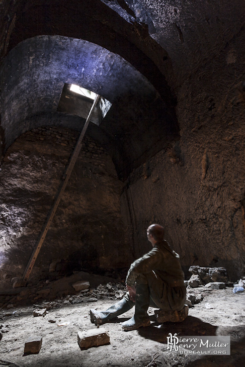 Autoportrait dans la carrière Les Lions à Louveciennes