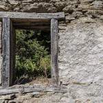 Fenêtre d'un bâtiment de mineur dans les Pyrénées en Espagne