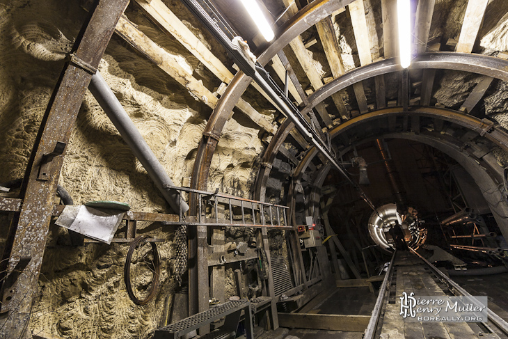 Galerie de recul pour l'assemblage du tunnelier