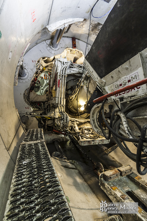 Liaison entre le train suiveur et le tunnelier prenant appuie sur la galerie