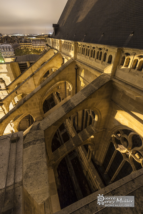 Arcs boutants à double étage et double volée de l'Eglise Saint Eustache à Paris