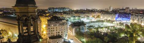 ...Châtelet les Halles avec derrière le Centre Pompidou Beaubourg et les toits de Paris de nuit depuis Saint Eustache....