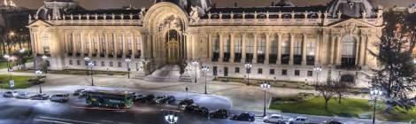 ...Le Petit-Palais à Paris de nuit en TTHDR pris depuis les toits du Grand-Palais....