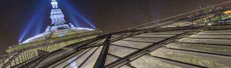 ...La verrière du Grand-Palais avec son dôme et sa flèche en TTHDR de nuit....