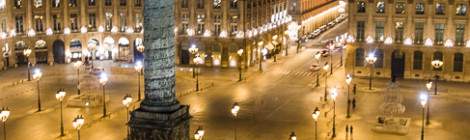 ...Colonne Vendôme et sa place de nuit....