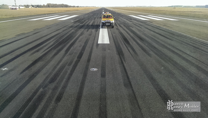 Marquage de distance piste 06 à Orly