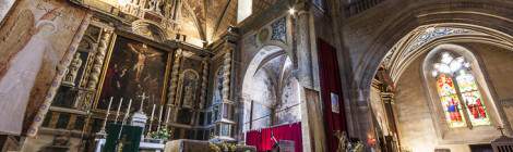 ...Intérieur de la nef de l’église Saint-Michel de style gothique méridional datant du XIII ème siècle....