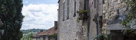 ...Ruelle et maisons médiévale à la bastide de Cordes sur Ciel...