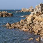Côte bretonne à l'Ile de Bréhat entre mer et rochers