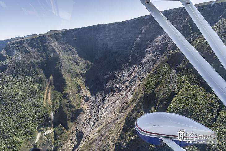 Effondrement à la Plaine des remparts à la Réunion