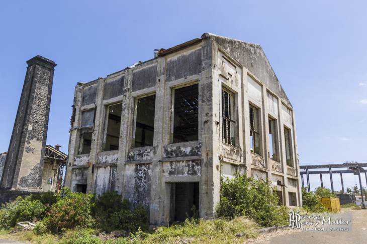 Friche industriell d'une usine de canne à sucre à la Réunion