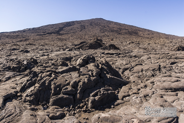 Lave de forme diverses au pied du Piton de la Fournaise