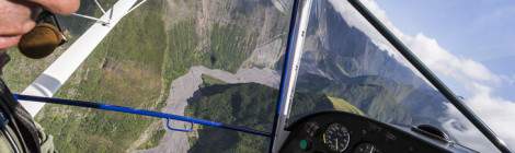 En hommage à Luc Roblou gérant d’ ULM AIR REUNION : J’ai eu la chance et l’immense privilège d’avoir volé avec Luc Roblou au dessus de la Réunion. Pendant tout notre vol, nous avons parlé entre passionné d’aéronautique et finalement très peu de la Réunion. Parmi tous les vols que j’ai pu effectué, celui-ci m’a laissé une très bonne impression de professionnalisme de la part de Luc. Je crois n’avoir jamais vu un pilote aussi bien assurer la survei...