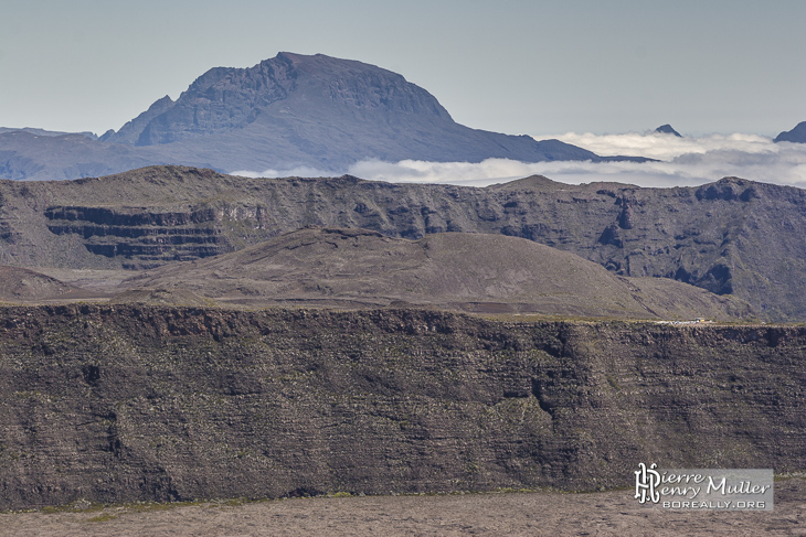 Piton des Neiges depuis le sommet du Piton de la Fournaise