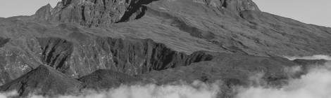 ...Piton des Neiges en TTHDR Noir et Blanc à la Réunion...