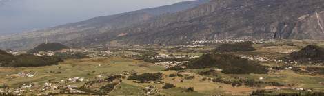 ...Plaine des Cafres en direction de la mer à la Réunion...