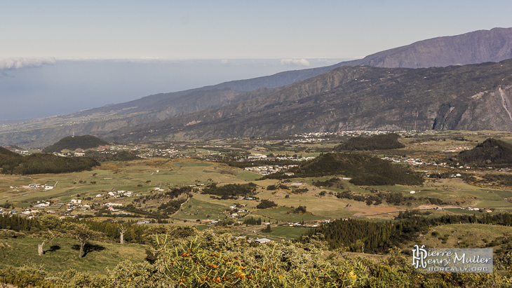 Plaine des Cafres en direction de la mer à la Réunion