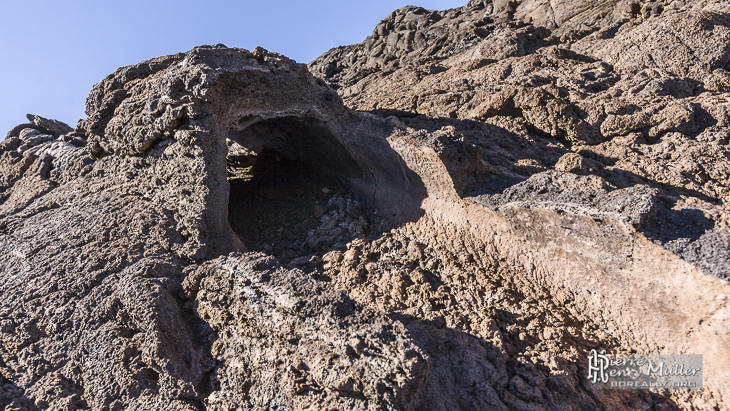 Tunnel sur une coulée de lave du Piton de la Fournaise