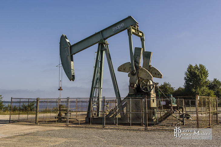 Puits de pétrole à la pompe