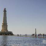 Chemin pavé menant au phare de Cordouan à marée basse