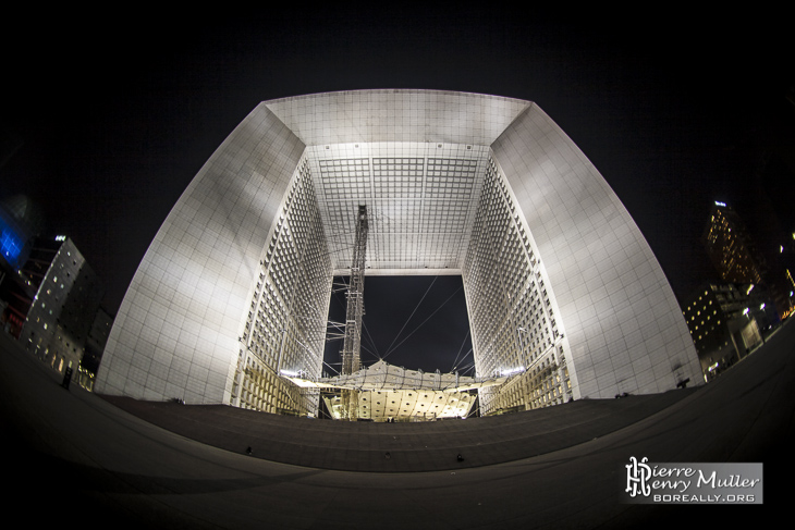 Grande Arche de la Défense en fish eye de nuit